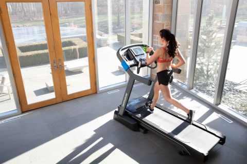 BIEŻNIA ELEKTRYCZNA 7.0 AT-02 /HORIZON FITNESS BIEŻNIA ELEKTRYCZNA 7.0 AT-02 /HORIZON FITNESS