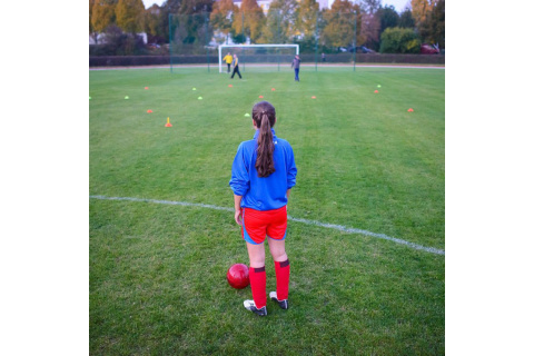 PACHOŁEK TRENINGOWY CF090.1 /INSPORTLINE PACHOŁEK TRENINGOWY CF090.1 /INSPORTLINE
