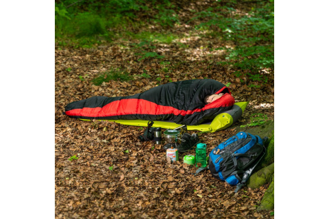 ŚPIWÓR CZARNO-CZERWONY NC2012 /NILS CAMP