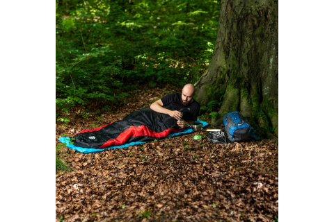 ŚPIWÓR CZARNO-CZERWONY NC2012 /NILS CAMP