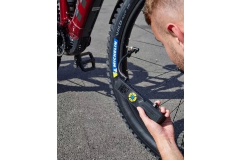 POMPKA KOMPRESOR TURYSTYCZNY NA AKUMULATOR /MICHELINE